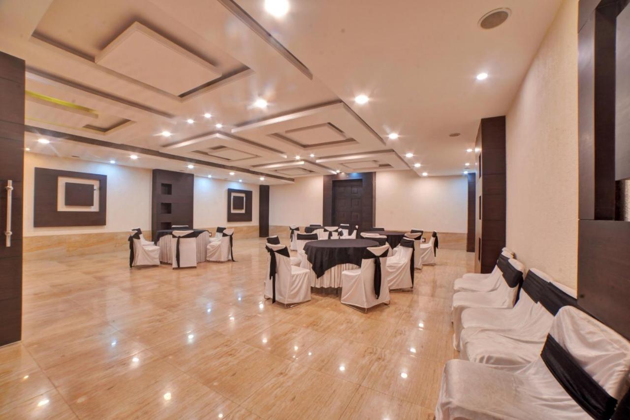 Hotel Garnet Durg Екстериор снимка